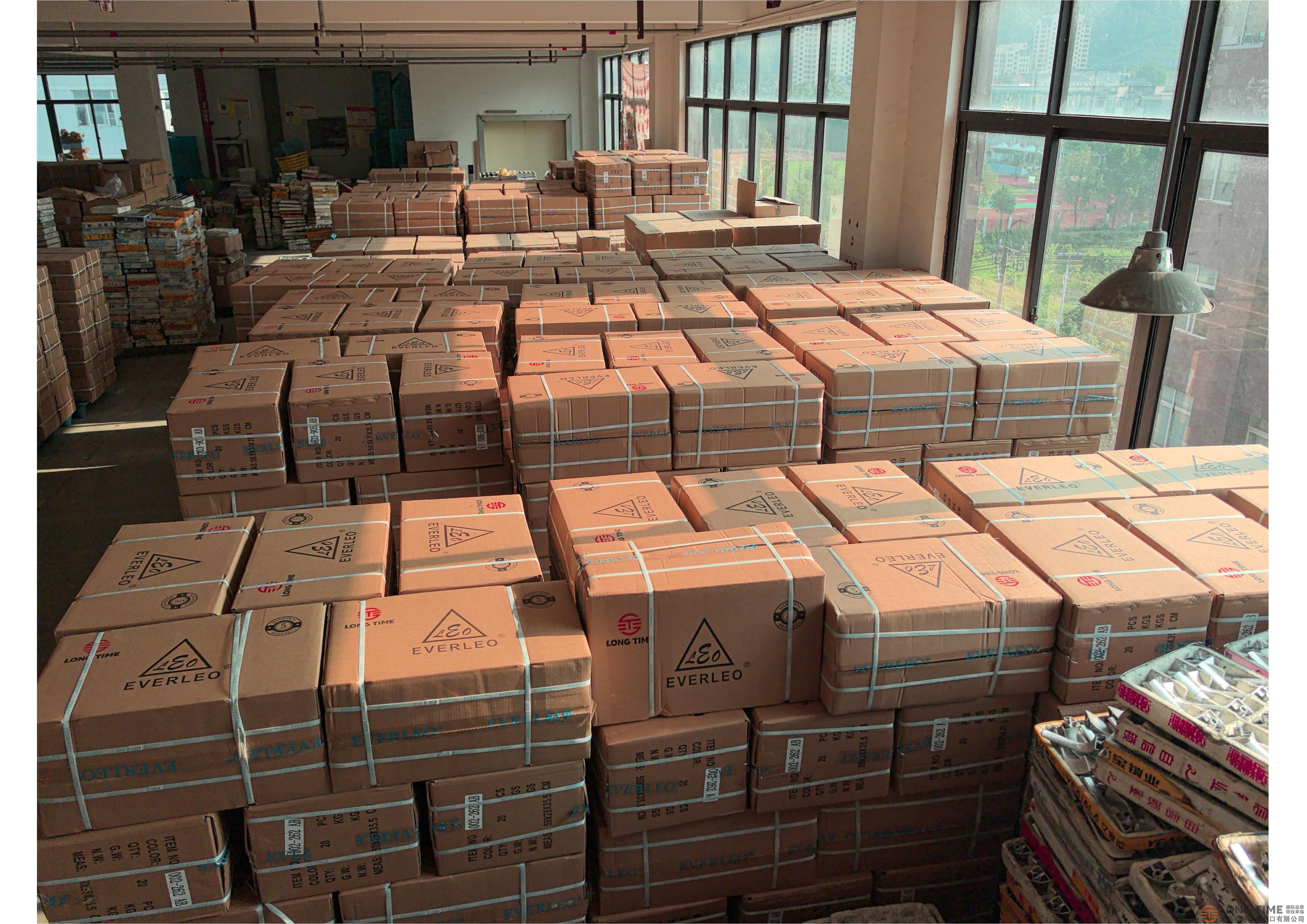 小编带你看EVERLEO锁生产车间库房有多壮观？